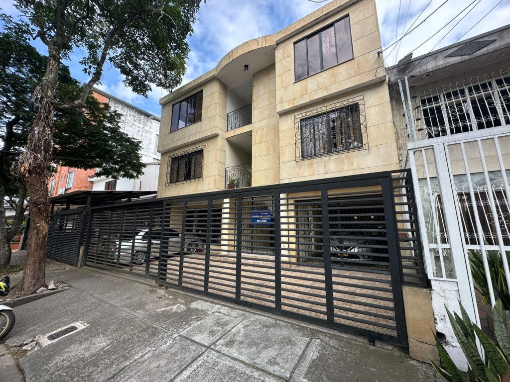 Apartaestudio en arriendo Valle Del Cauca Cali Prados Del Norte 40 m2 Habitaciones 1 Baños 1 Garajes 0 Precio $1520000
