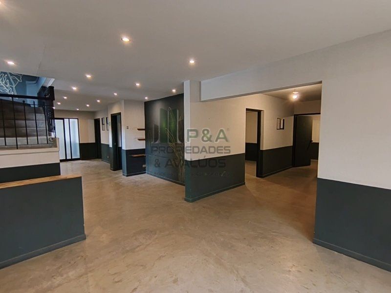 Casa en arriendo o venta Antioquia Medellín Patio Bonito 560 m2 Habitaciones 19 Baños 11 Garajes 0 Precio venta $4500000000 Precio arriendo $22000000