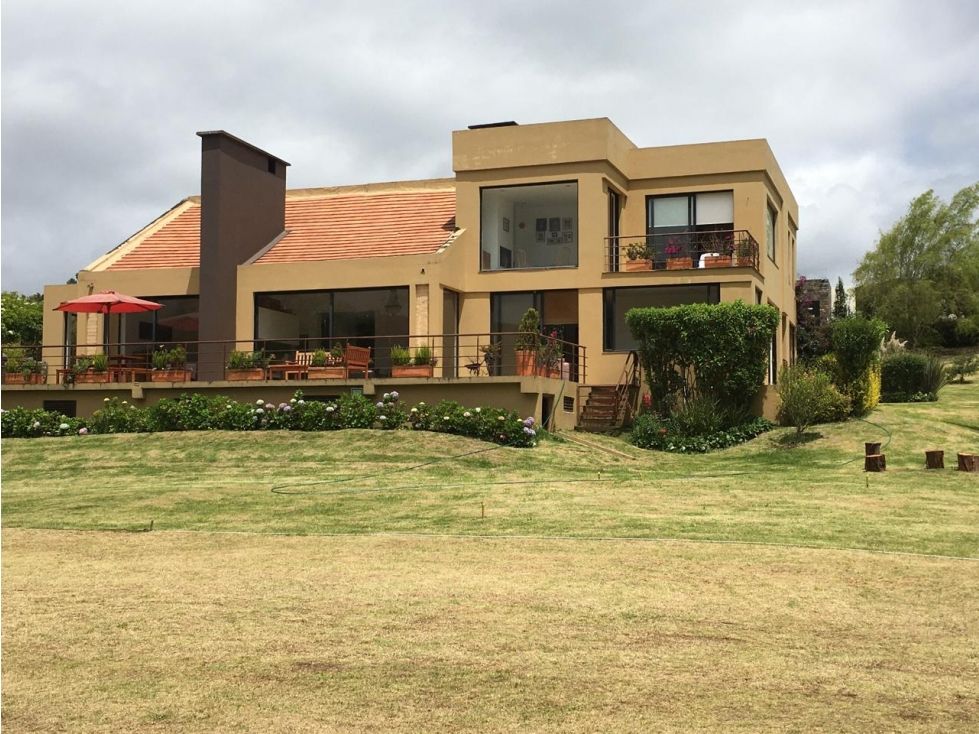 Casa en arriendo o venta Cundinamarca La Calera La Calera 500 m2 Habitaciones 4 Baños 5 Garajes 10 Precio venta $2750000000 Precio arriendo $16400000