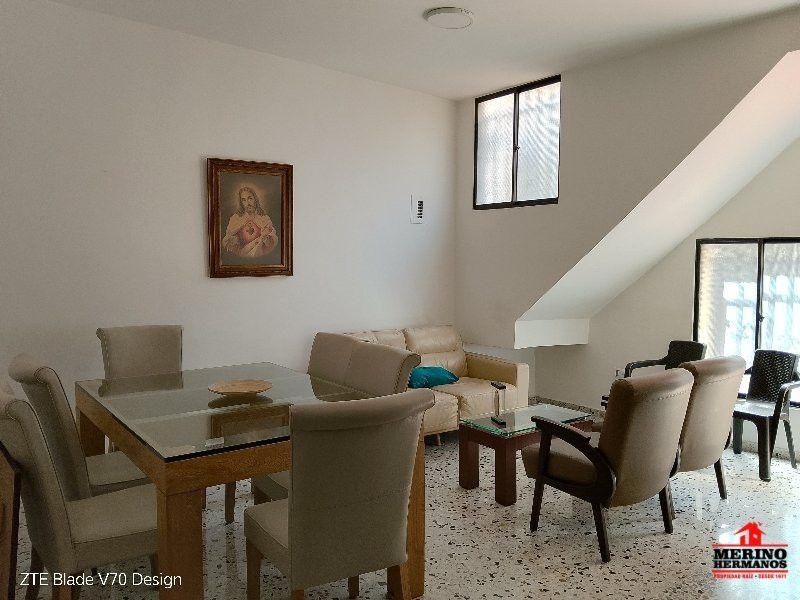 Casa en arriendo Antioquia Medellín Los Alcazares 100 m2 Habitaciones 3 Baños 2 Garajes 0 Precio $4000000