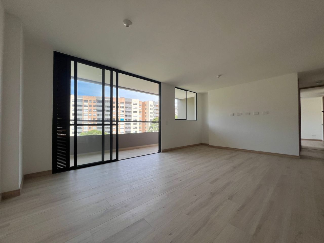 Apartamento en arriendo o venta Antioquia Envigado La Mina 78 m2 Habitaciones 2 Baños 2 Garajes 1 Precio venta $610000000 Precio arriendo $4150000