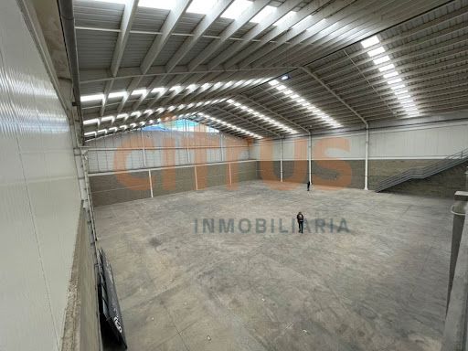 Bodega en arriendo Antioquia Copacabana Copacabana 2305 m2 Habitaciones 0 Baños 2 Garajes 4 Precio $73760000