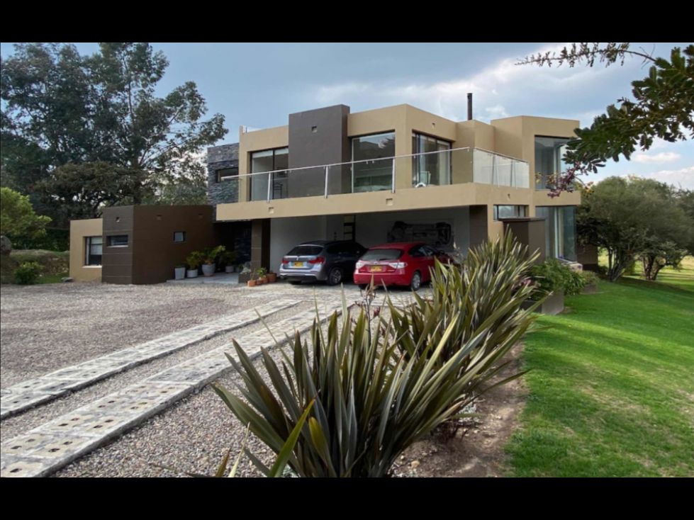 Casa en venta Cundinamarca La Calera La Calera 450 m2 Habitaciones 4 Baños 5 Garajes 10 Precio $2700000000