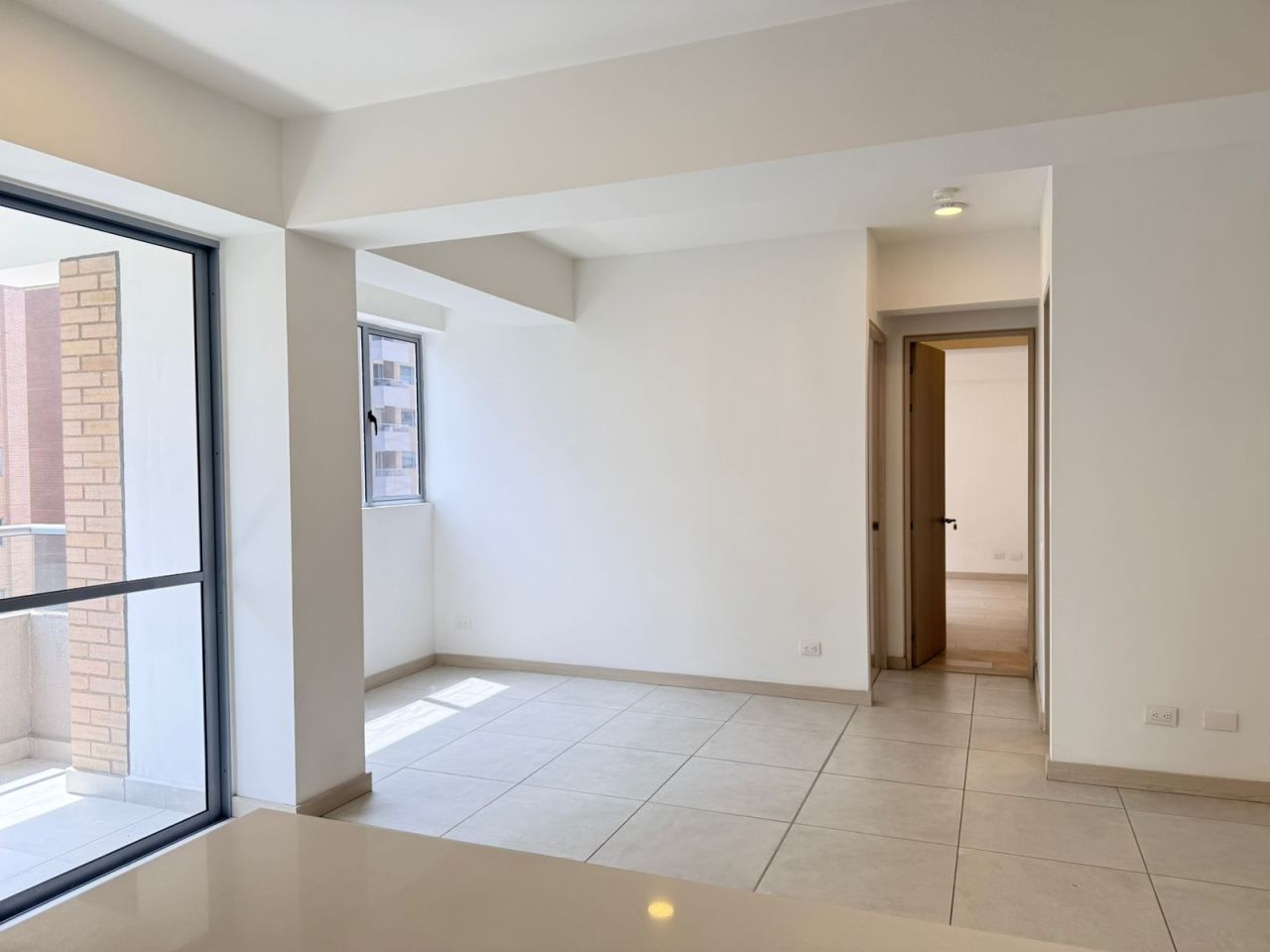 Apartamento en arriendo Antioquia Envigado Jardines 78 m2 Habitaciones 2 Baños 2 Garajes 1 Precio $3850000
