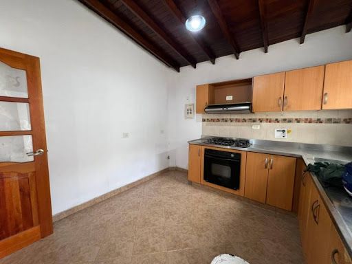 Casa en arriendo Antioquia Medellín Urbanizacion Los Laureles 270 m2 Habitaciones 4 Baños 2 Garajes 1 Precio $7300000