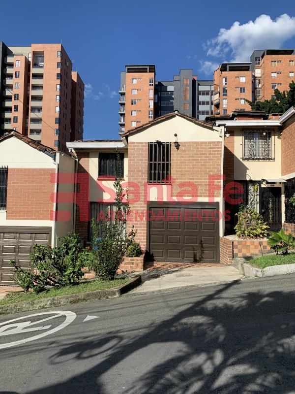 Casa en arriendo Antioquia Envigado Loma Del Barro 130 m2 Habitaciones 4 Baños 4 Garajes 1 Precio $8000000