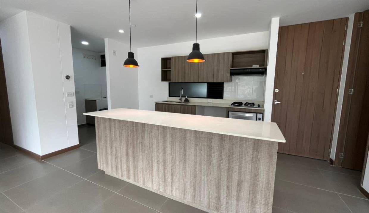 Apartamento en arriendo Antioquia Envigado Jardines 135 m2 Habitaciones 3 Baños 4 Garajes 0 Precio $6300000