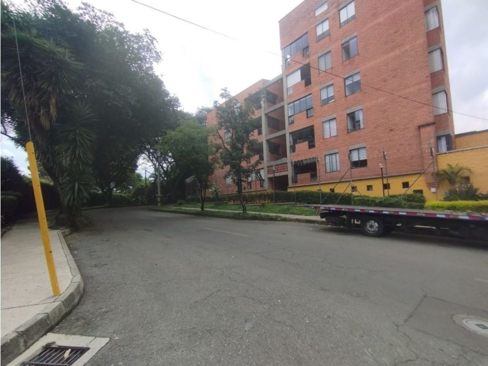 Apartaestudio en arriendo Antioquia Envigado La Paz 240 m2 Habitaciones 0 Baños 4 Garajes 3 Precio $5000000