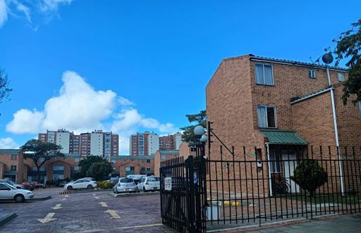 Casa en arriendo Cundinamarca Bogotá Mazurén 60 m2 Habitaciones 3 Baños 2 Garajes 1 Precio $2212800