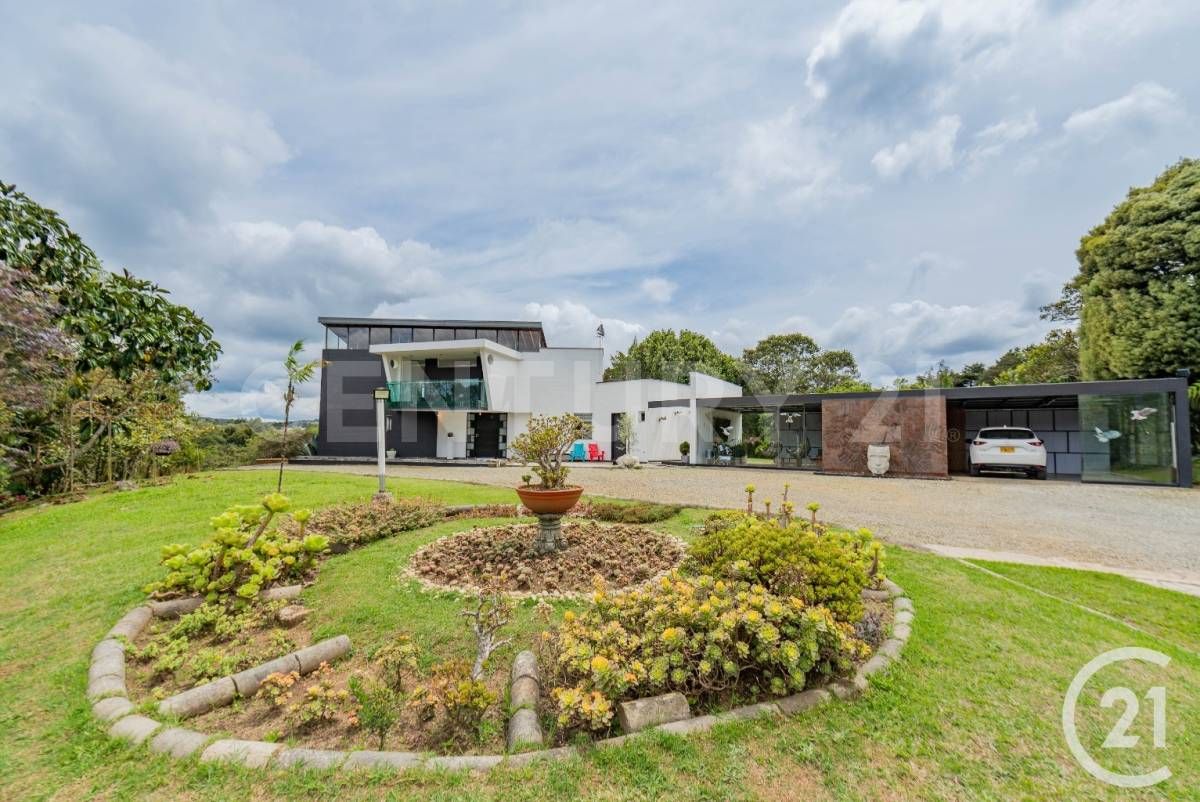 Casa en venta Antioquia Medellín Medellín 340 m2 Habitaciones 2 Baños 2 Garajes 10 Precio $2400000000