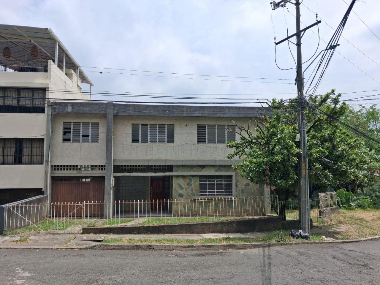Casa en venta Valle Del Cauca Cali Bellavista 528 m2 Habitaciones 10 Baños 7 Garajes 3 Precio $950000000