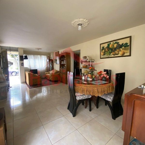 Casa en venta Antioquia Medellín Santa Teresita 226 m2 Habitaciones 10 Baños 2 Garajes 1 Precio $1600000000