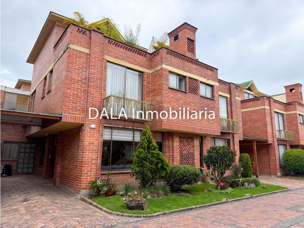 Casa en venta Cundinamarca Chía Cr La Hacienda 107 m2 Habitaciones 4 Baños 5 Garajes 2 Precio $619990000