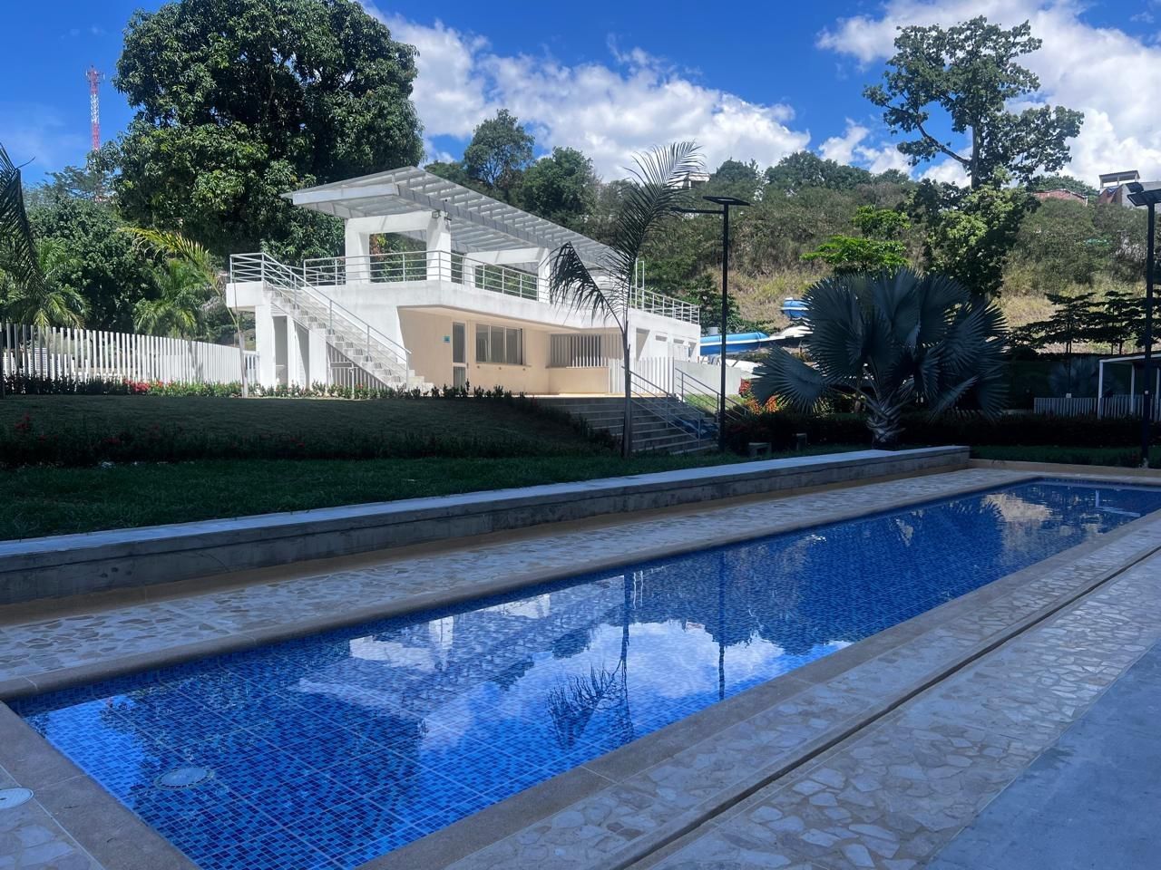 Apartamento en venta Antioquia Santafé De Antioquia Santafé De Antioquia 76 m2 Habitaciones 2 Baños 3 Garajes 1 Precio $500000000