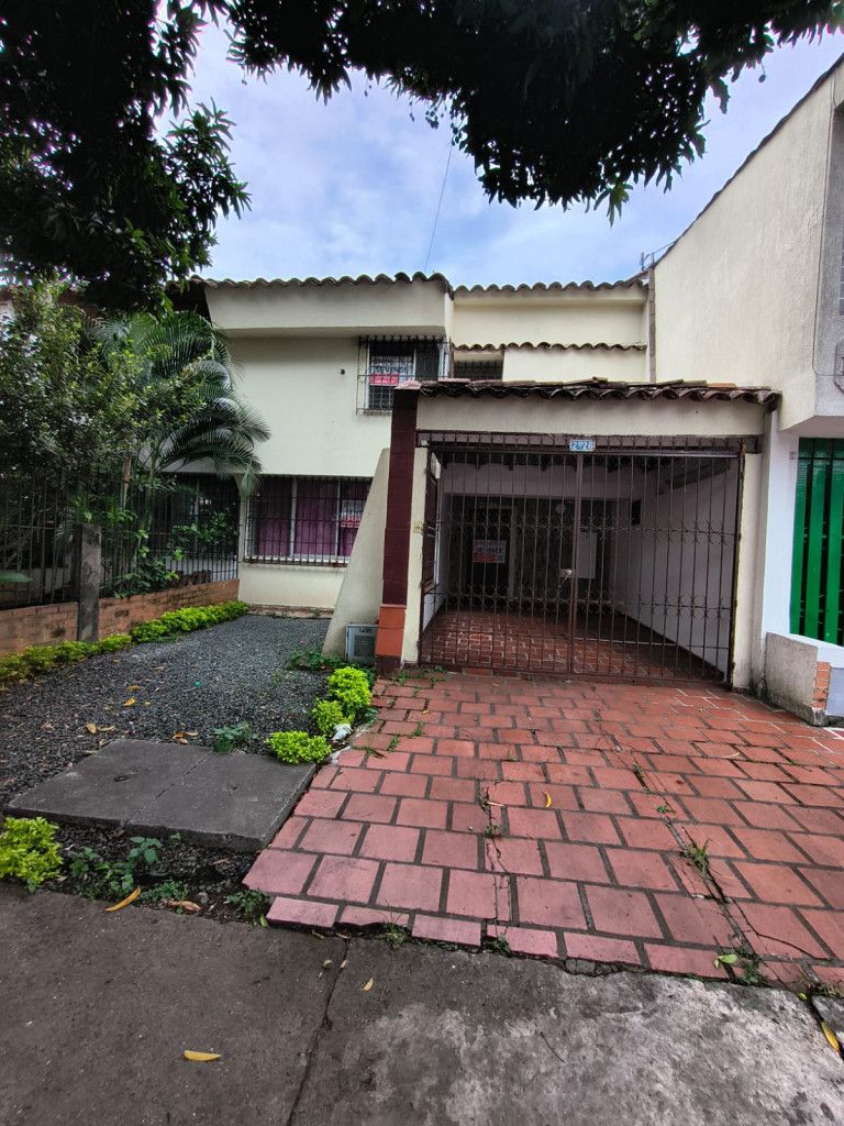 Casa en venta Valle Del Cauca Cali Urbanización La Merced 257 m2 Habitaciones 4 Baños 3 Garajes 3 Precio $530000000
