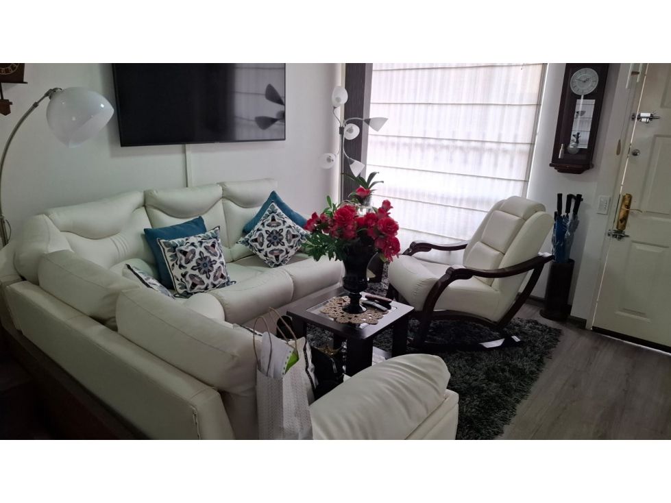Casa en venta Cundinamarca Bogotá Capellanía 106 m2 Habitaciones 3 Baños 2 Garajes 1 Precio $650000000