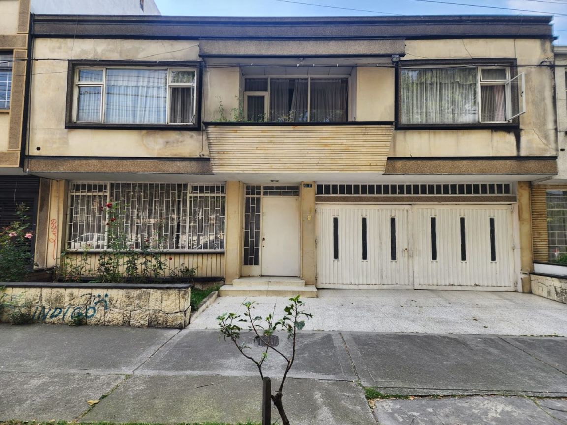 Casa en venta Cundinamarca Bogotá La Soledad 583 m2 Habitaciones 6 Baños 4 Garajes 1 Precio $2000000000