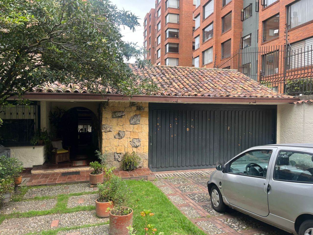 Casa en venta Cundinamarca Bogotá Niza Suba 340 m2 Habitaciones 4 Baños 6 Garajes 6 Precio $3500000000