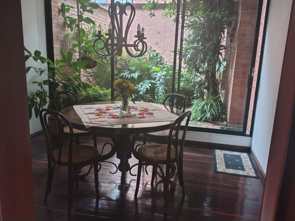 Casa en venta Cundinamarca Bogotá Las Acasias 178 m2 Habitaciones 3 Baños 4 Garajes 2 Precio $980000000