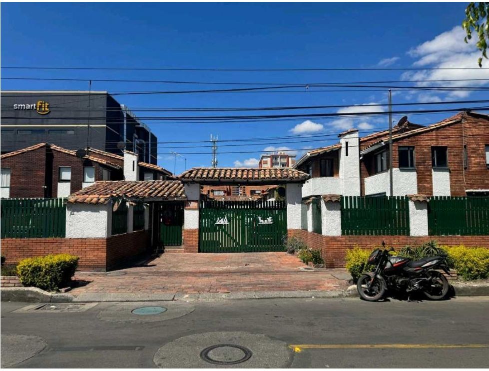 Casa en venta Cundinamarca Bogotá Cedritos 130 m2 Habitaciones 3 Baños 3 Garajes 2 Precio $700000000