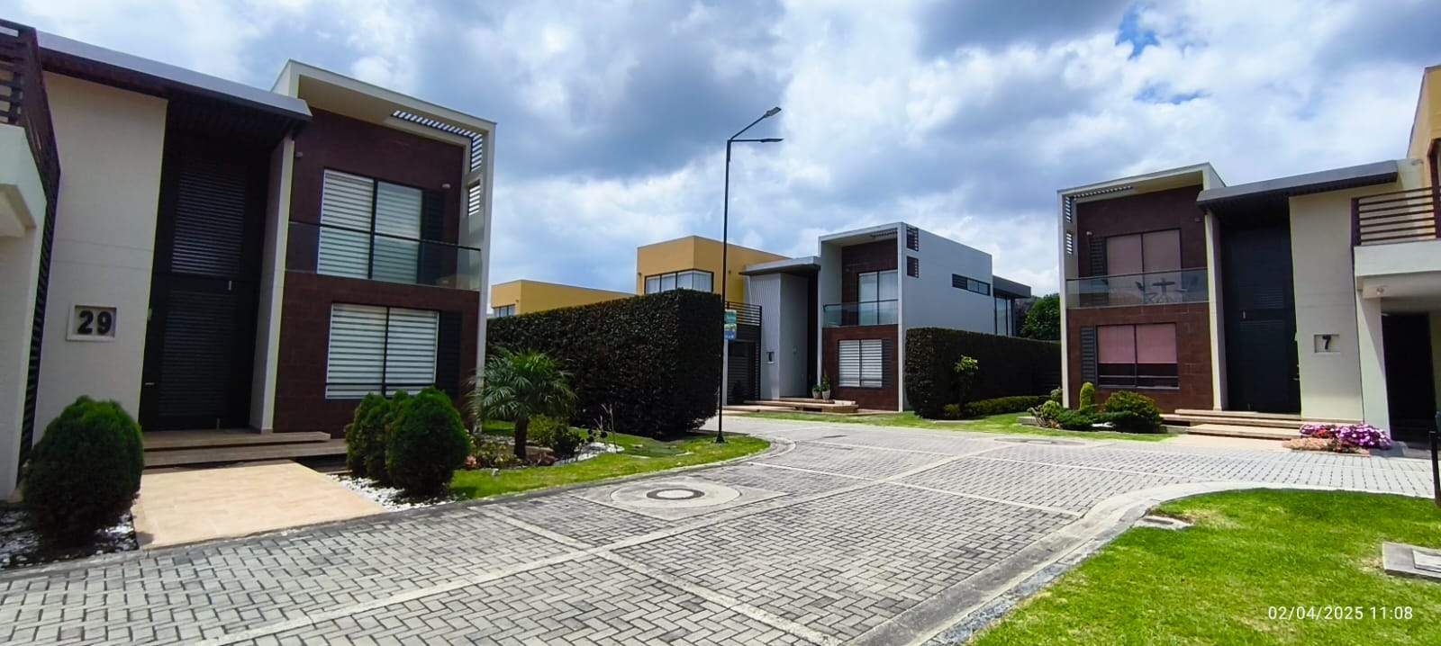 Casa en venta Cundinamarca Cota Cota 667 m2 Habitaciones 5 Baños 6 Garajes 4 Precio $1980000000