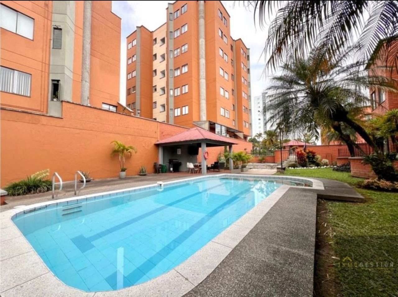 Casa en venta Risaralda Pereira Pinares De San Martin 217 m2 Habitaciones 4 Baños 4 Garajes 2 Precio $840000000