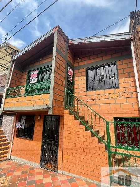 Casa en arriendo Antioquia Medellín Aures No1 85 m2 Habitaciones 2 Baños 1 Garajes 0 Precio $1400000
