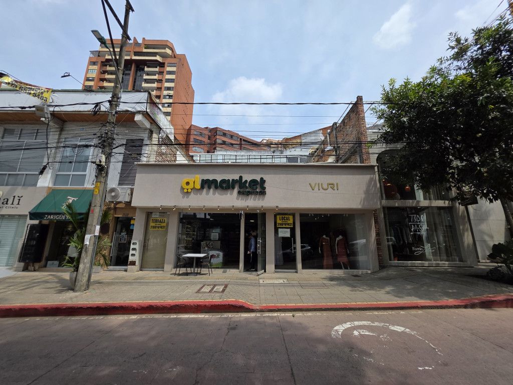 Local en arriendo Valle Del Cauca Cali Granada 270 m2 Habitaciones 0 Baños 0 Garajes 0 Precio $4000000
