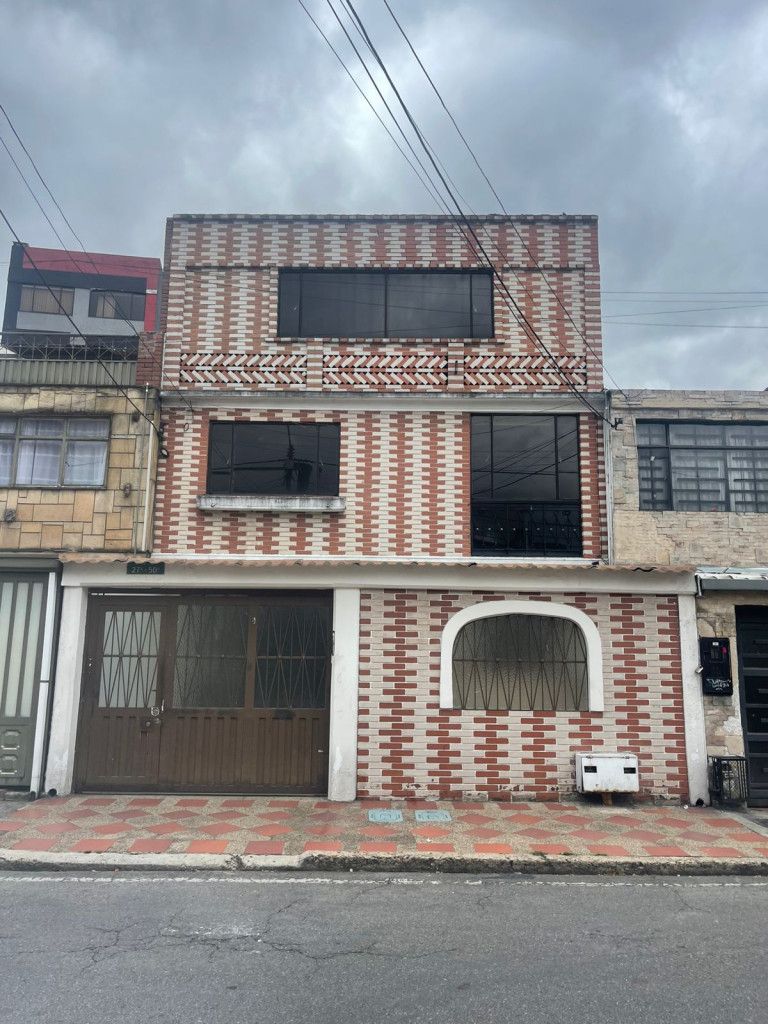 Casa en venta Cundinamarca Bogotá San Jorge Central 500 m2 Habitaciones 12 Baños 5 Garajes 2 Precio $730000000