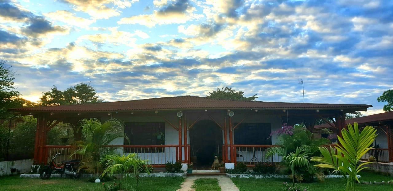 Casa Campestre en venta Huila Rivera Rivera 1000 m2 Habitaciones 4 Baños 3 Garajes 1 Precio $450000000