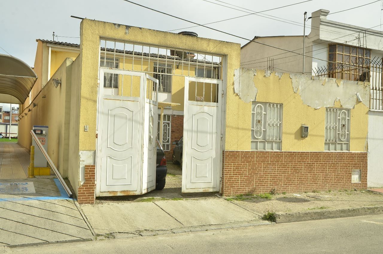 Casa en venta Cundinamarca Bogotá Marsella 320 m2 Habitaciones 5 Baños 3 Garajes 3 Precio $780000000