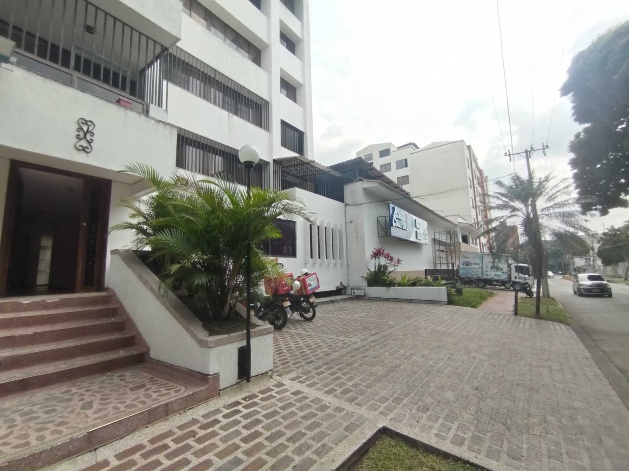 Local en venta Valle Del Cauca Cali Cuarto De Legua - Guadalupe 180 m2 Habitaciones 0 Baños 1 Garajes 6 Precio $370000000