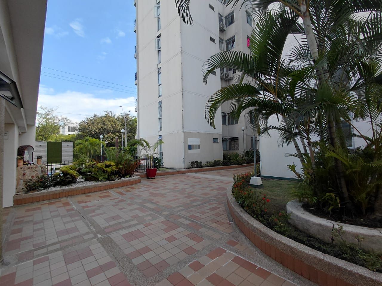 Apartamento en arriendo Valle Del Cauca Cali Ciudad Capri 96 m2 Habitaciones 3 Baños 3 Garajes 1 Precio $2600000