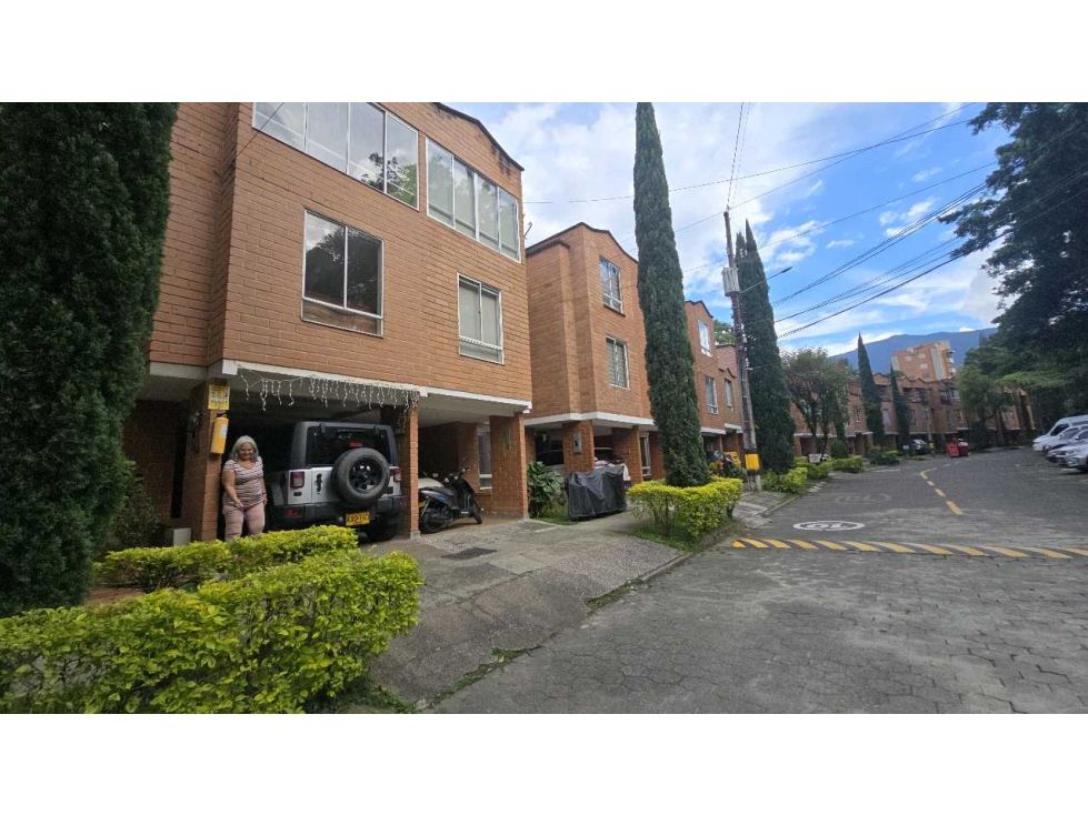 Casa en venta Antioquia Envigado Obrero 130 m2 Habitaciones 4 Baños 4 Garajes 1 Precio $680000000