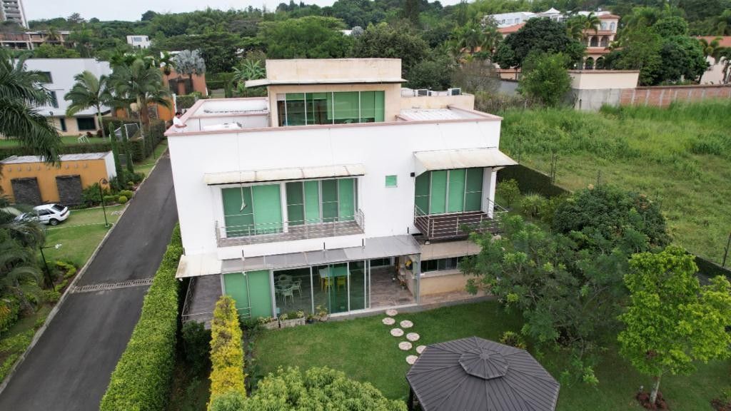 Casa en arriendo Valle Del Cauca Cali Parcelaciones Pance 400 m2 Habitaciones 5 Baños 5 Garajes 5 Precio $15000000