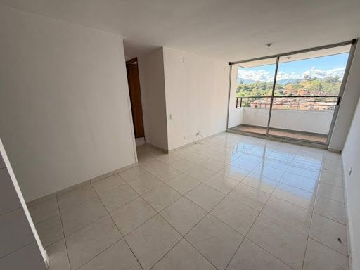 Apartamento en arriendo Antioquia Medellín Altavista 70 m2 Habitaciones 3 Baños 2 Garajes 0 Precio $2400000