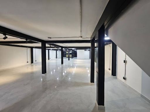 Local en arriendo Antioquia Medellín Naranjal 200 m2 Habitaciones 0 Baños 2 Garajes 2 Precio $10000000