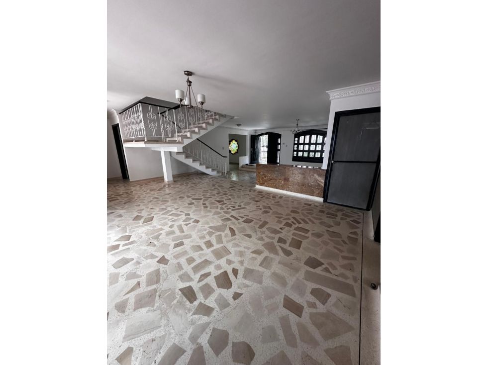 Casa en arriendo o venta Atlántico Barranquilla Riomar 360 m2 Habitaciones 4 Baños 4 Garajes 4 Precio venta $2000000000 Precio arriendo $8500000