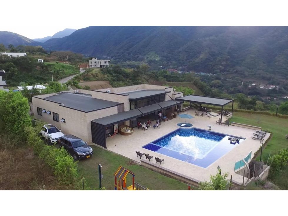 Finca en venta Antioquia San Jerónimo San Jerónimo 720 m2 Habitaciones 5 Baños 5 Garajes 10 Precio $2190000000