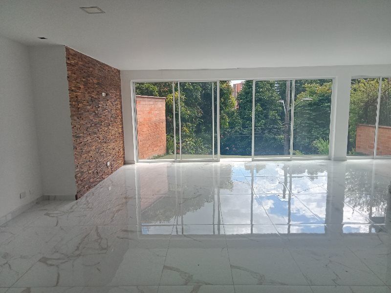 Casa en arriendo Antioquia Envigado Vientos De La Colina 250 m2 Habitaciones 4 Baños 4 Garajes 2 Precio $9000000