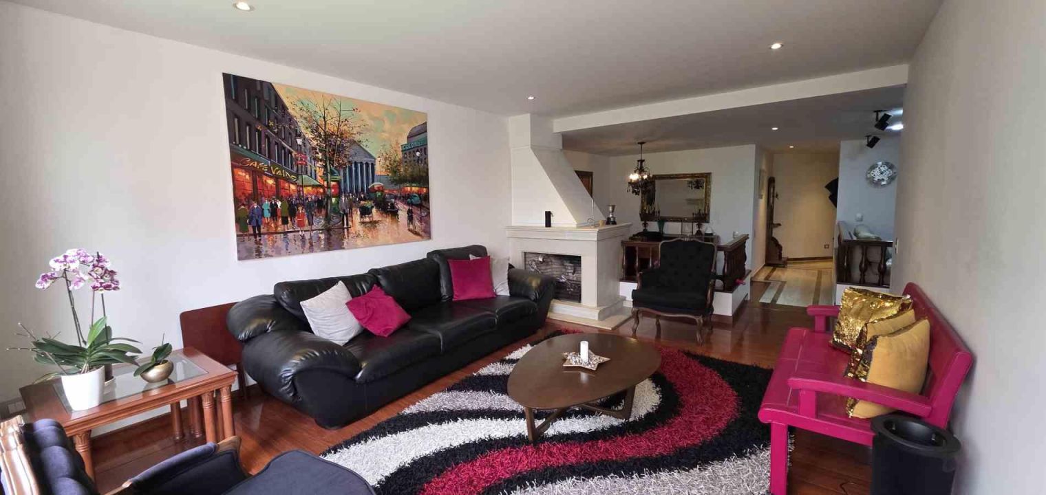 Apartamento en venta Cundinamarca Bogotá Santa Barbara Central 150 m2 Habitaciones 3 Baños 4 Garajes 2 Precio $1125000000