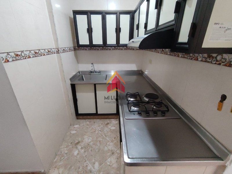 Apartamento en arriendo Antioquia Envigado Uribe Ángel 80 m2 Habitaciones 3 Baños 1 Garajes 0 Precio $1800000