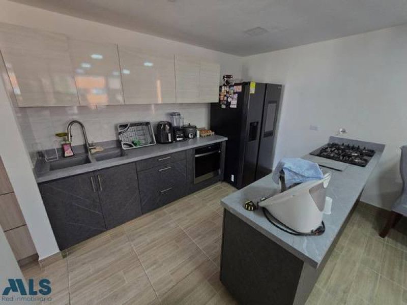 Apartamento en venta Antioquia Medellín La Colina 96 m2 Habitaciones 3 Baños 2 Garajes 1 Precio $640000000