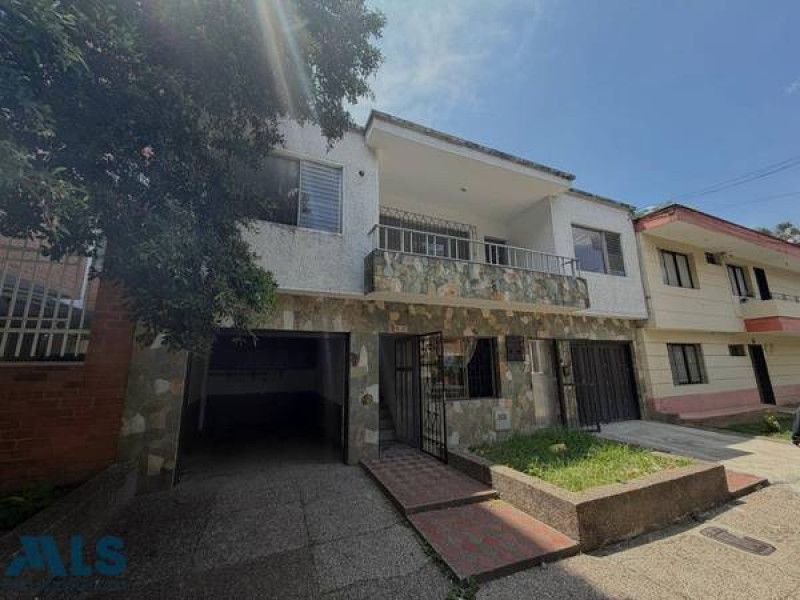 Casa en venta Antioquia Medellín El Velodromo 290 m2 Habitaciones 7 Baños 3 Garajes 1 Precio $1300000000