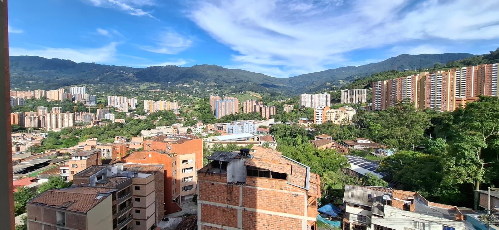 Apartamento en arriendo Antioquia Envigado Las Antillas 80 m2 Habitaciones 2 Baños 2 Garajes 1 Precio $3300000