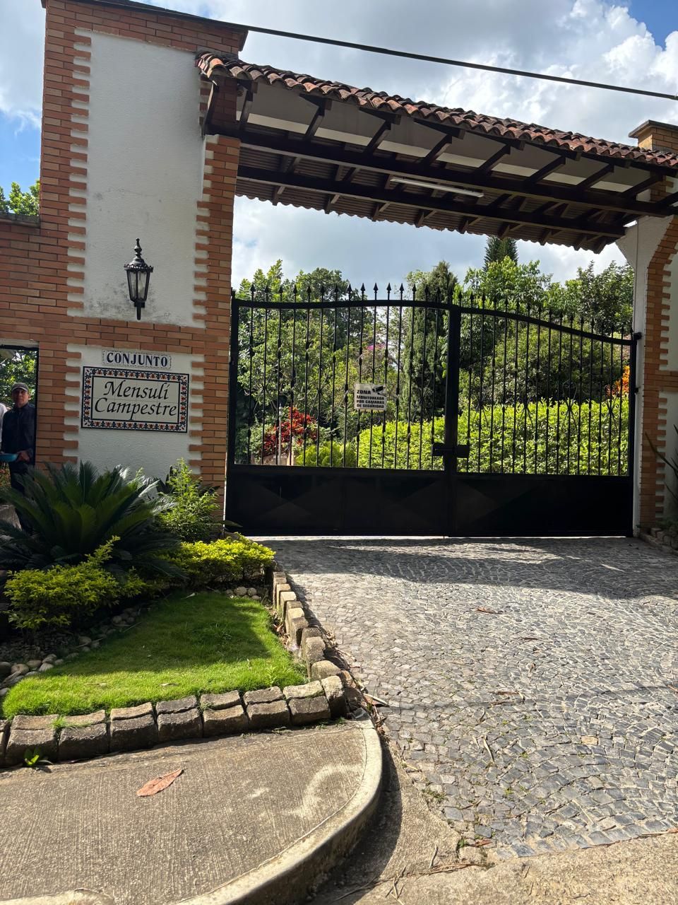 Casa Campestre en arriendo Santander Piedecuesta Bosques De Aranjuez 1200 m2 Habitaciones 3 Baños 3 Garajes 2 Precio $8798000