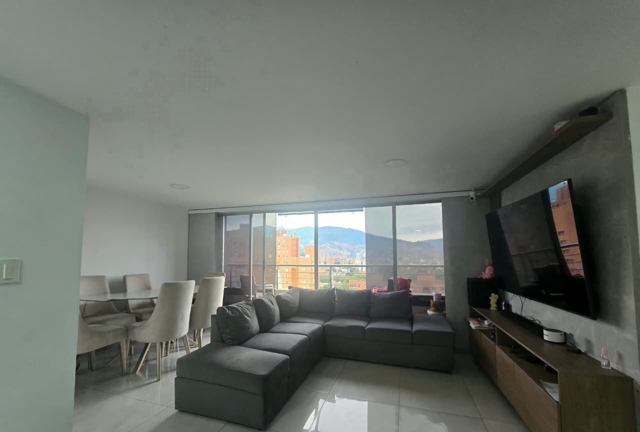 Apartamento en arriendo Antioquia Medellín Loma De Los Bernal 92 m2 Habitaciones 3 Baños 2 Garajes 1 Precio $4000000
