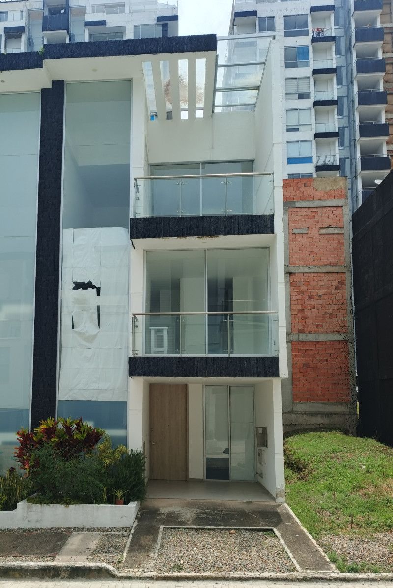 Casa en venta Cundinamarca Fusagasugá Cd Comfenalco 179 m2 Habitaciones 4 Baños 4 Garajes 1 Precio $506000000