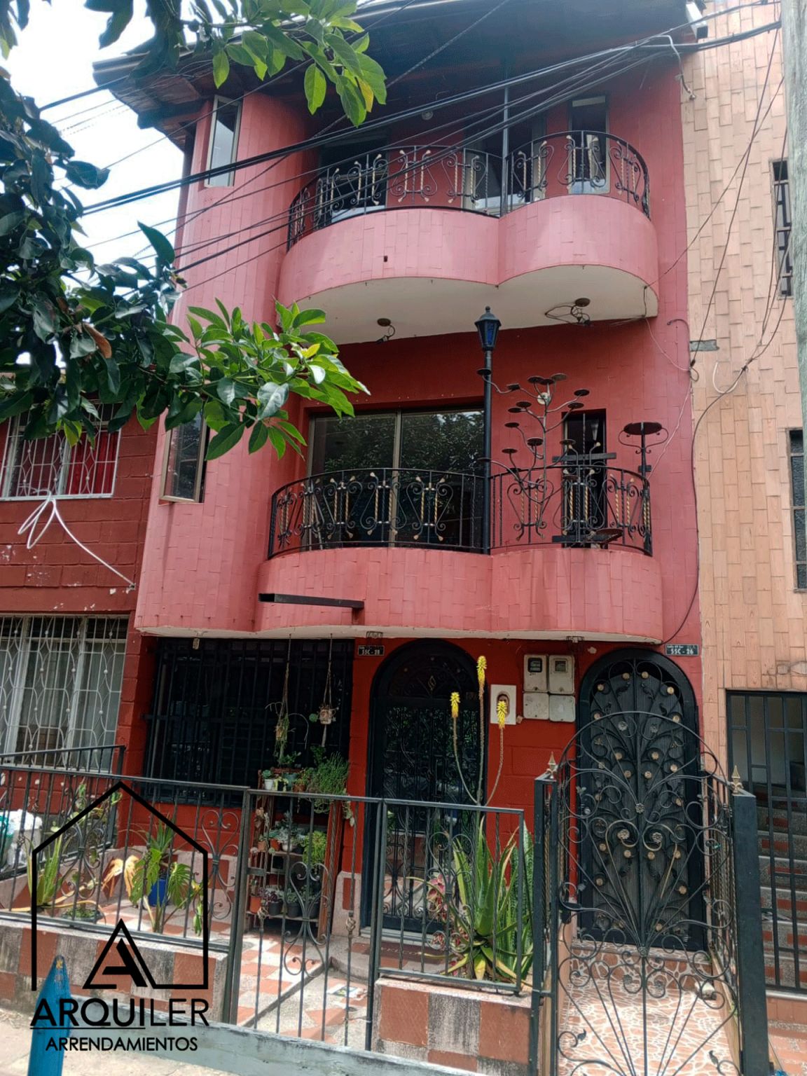 Casa en venta Antioquia Medellín San Benito 280 m2 Habitaciones 5 Baños 2 Garajes 1 Precio $350000000
