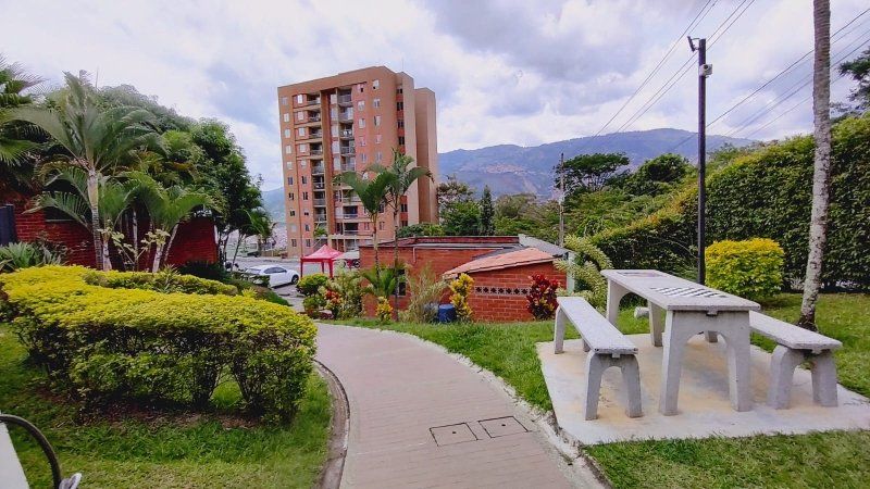 Casa en arriendo Antioquia Bello La Cabaña 85 m2 Habitaciones 3 Baños 2 Garajes 1 Precio $3300000